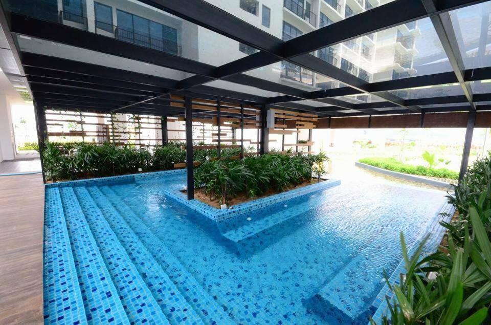 Katil Simple No 6- Trefoil Setia Alam- Near Setia Convention Centre Shah Alam